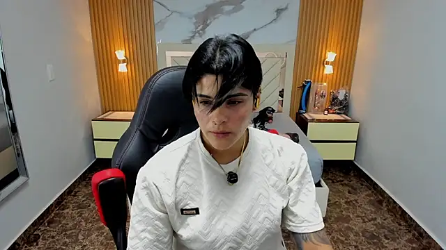 Snapshot of KAROLLJONES1 chatting on 5, 1, 2026 KAROLLJONES1 online show from 5, 1, 2026