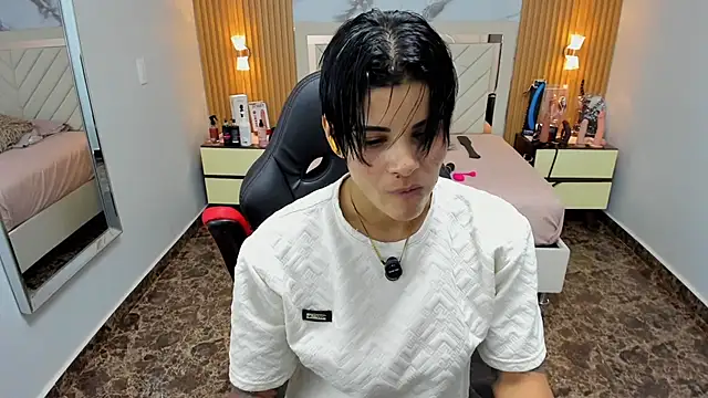 Snapshot of KAROLLJONES1 chatting on 6, 1, 2026 KAROLLJONES1 online show from 6, 1, 2026