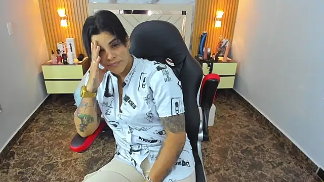 Snapshot of KAROLLJONES1 chatting on 14, 1, 2026 KAROLLJONES1 online show from 14, 1, 2026