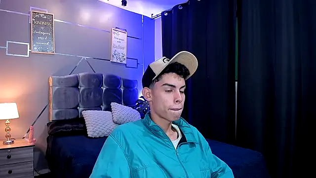 Snapshot of Room_69x chatting on 11, 9, 2025 Room 69x online show from 11, 9, 2025