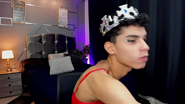 Snapshot of Room_69x chatting on 28, 9, 2025 Room 69x online show from 28, 9, 2025