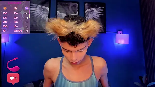 Snapshot of Room_69x chatting on 8, 10, 2025 Room 69x online show from 8, 10, 2025