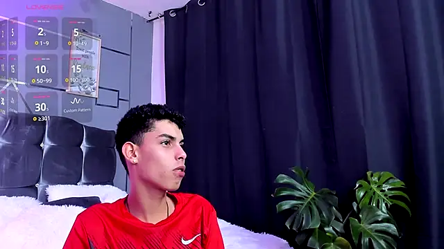 Snapshot of Room_69x chatting on 9, 11, 2025 Room 69x online show from 9, 11, 2025