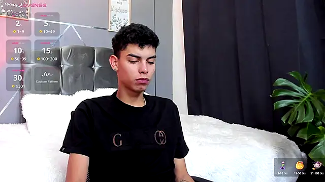 Snapshot of Room_69x chatting on 9, 11, 2025 Room 69x online show from 9, 11, 2025