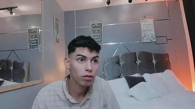 Snapshot of Room_69x chatting on 12, 11, 2025 Room 69x online show from 12, 11, 2025