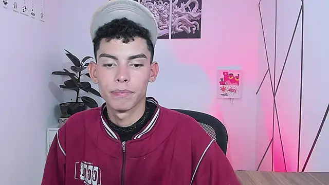 Snapshot of Room_69x chatting on 18, 11, 2025 Room 69x online show from 18, 11, 2025