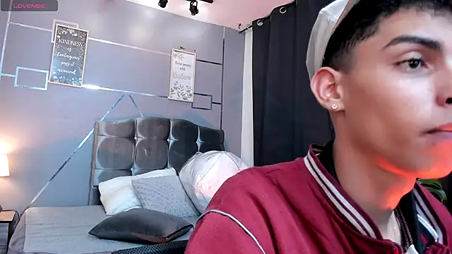 Snapshot of Room_69x chatting on 20, 11, 2025 Room 69x online show from 20, 11, 2025