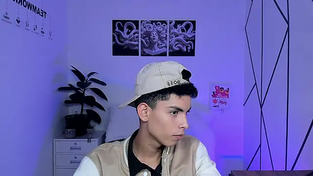 Snapshot of Room_69x chatting on 28, 11, 2025 Room 69x online show from 28, 11, 2025