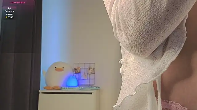 Snapshot of roxydolll chatting on 25, 3, 2026 roxydolll online show from 25, 3, 2026