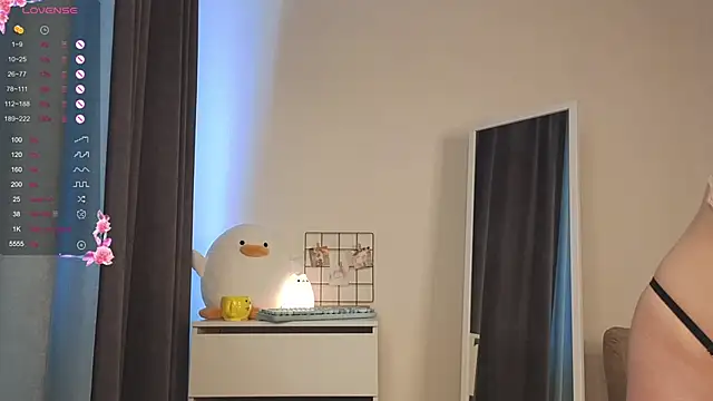 Snapshot of roxydolll chatting on 17, 4, 2026 roxydolll online show from 17, 4, 2026