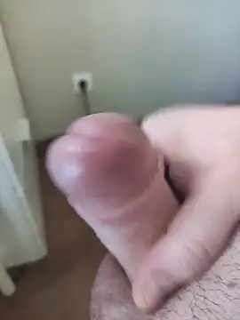 Snapshot of TobyDick13 chatting on 24, 11, 2025 TobyDick13 online show from 24, 11, 2025