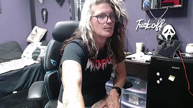 oddywithabody online show from 11, 10, 2025