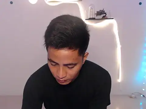 Lloyd wintours online show from 9, 3, 2026