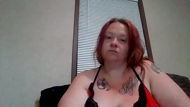 Snapshot of ThickkkMama420 chatting on 5, 4, 2026 ThickkkMama420 online show from 5, 4, 2026