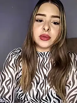 Snapshot of Nahomy_cm chatting on 8, 4, 2026 Nahomy cm online show from 8, 4, 2026