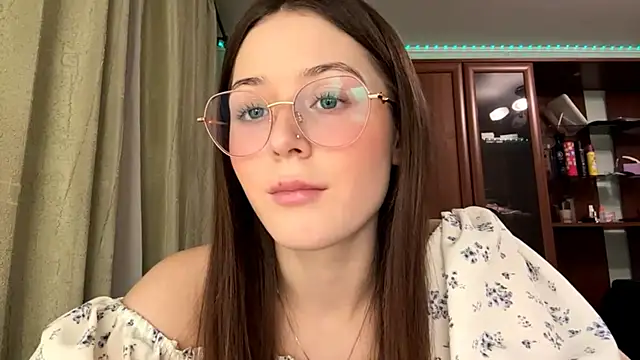 Adel strongwoman online show from 16, 12, 2025