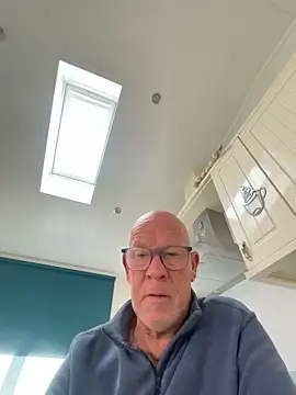 Snapshot of philefc chatting on 7, 10, 2025 philefc online show from 7, 10, 2025