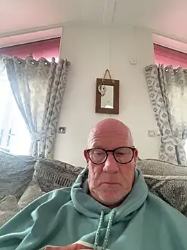 Snapshot of philefc chatting on 17, 10, 2025 philefc online show from 17, 10, 2025