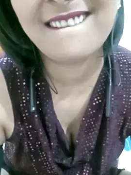 Snapshot of Queen_Kushi4 chatting on 1, 4, 2026 Queen Kushi4 online show from 1, 4, 2026