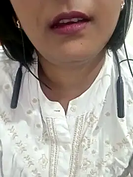 Snapshot of Queen_Kushi4 chatting on 12, 4, 2026 Queen Kushi4 online show from 12, 4, 2026