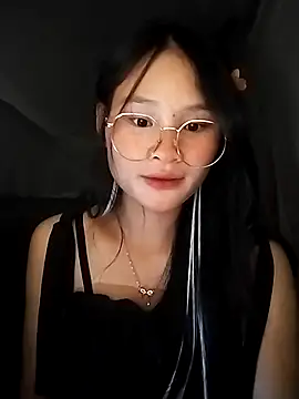 Snapshot of saronla_03 chatting on 28, 9, 2025 saronla 03 online show from 28, 9, 2025