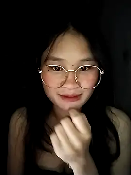 Snapshot of saronla_03 chatting on 12, 10, 2025 saronla 03 online show from 12, 10, 2025