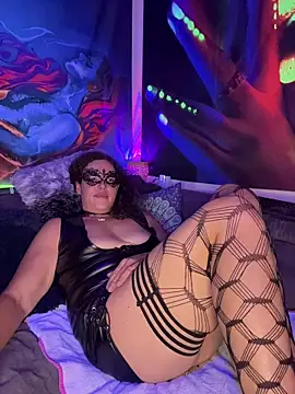 Nadja Noir online show from 25, 10, 2025