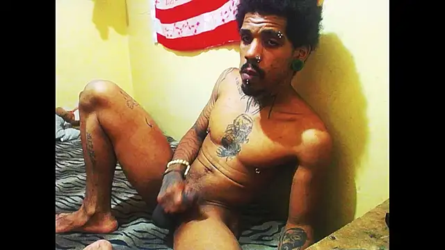 Snapshot of ShakaZulu013 chatting on 2, 10, 2025 ShakaZulu013 online show from 2, 10, 2025