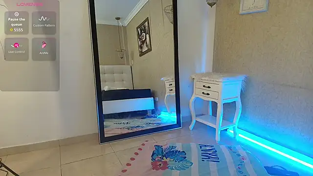 Miladiosa online show from 26, 10, 2025