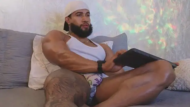 Snapshot of Osher_Cox chatting on 10, 4, 2026 Osher Cox online show from 10, 4, 2026