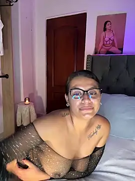 Snapshot of ema_zoe chatting on 27, 5, 2026 ema zoe online show from 27, 5, 2026
