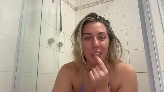 louiseberkeley online show from 17, 12, 2025