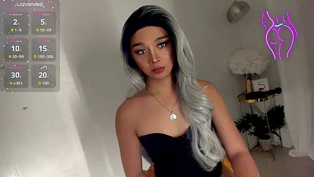 Snapshot of TrinityFucksYou chatting on 17, 11, 2025 TrinityFucksYou online show from 17, 11, 2025