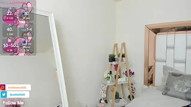 Snapshot of MiaVillalobos chatting on 21, 9, 2025 MiaVillalobos online show from 21, 9, 2025