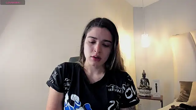 Snapshot of MiaVillalobos chatting on 8, 10, 2025 MiaVillalobos online show from 8, 10, 2025