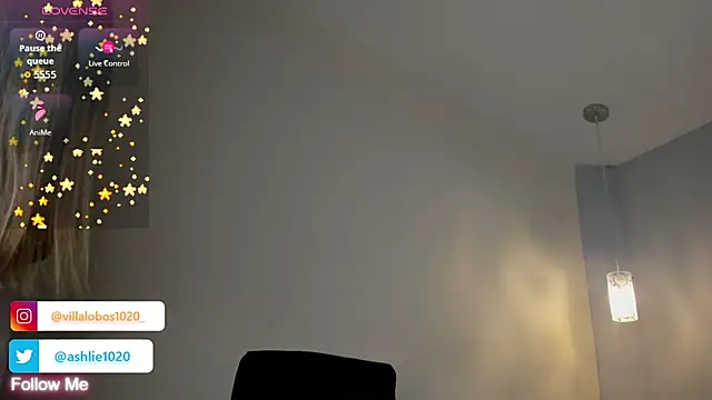 Snapshot of MiaVillalobos chatting on 29, 10, 2025 MiaVillalobos online show from 29, 10, 2025