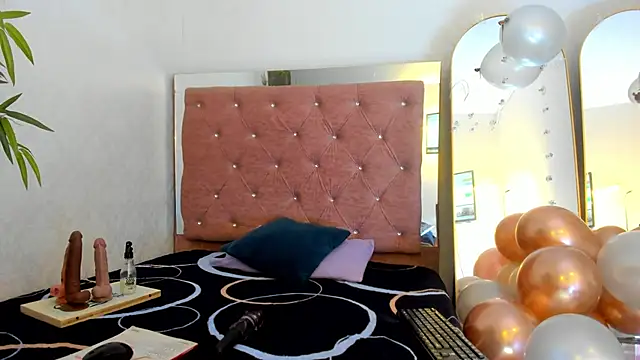 Snapshot of JulianaCarter chatting on 8, 3, 2026 JulianaCarter online show from 8, 3, 2026