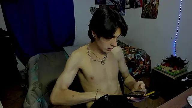 Snapshot of golden_ryyan chatting on 9, 3, 2026 golden ryyan online show from 9, 3, 2026