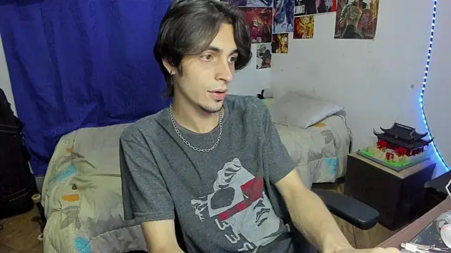 Snapshot of golden_ryyan chatting on 11, 4, 2026 golden ryyan online show from 11, 4, 2026