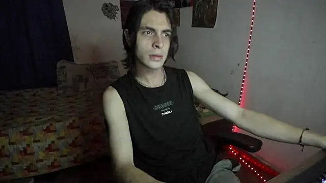 Snapshot of golden_ryyan chatting on 5, 8, 2026 golden ryyan online show from 5, 8, 2026
