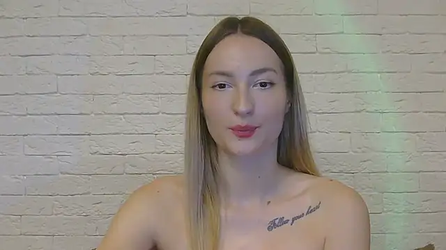 Snapshot of Alice_Sweet_01 chatting on 18, 11, 2025 Alice Sweet 01 online show from 18, 11, 2025