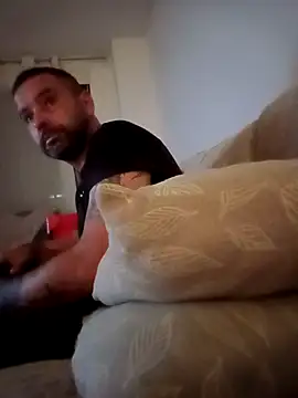 Snapshot of Feistysausage chatting on 27, 9, 2025 Feistysausage online show from 27, 9, 2025