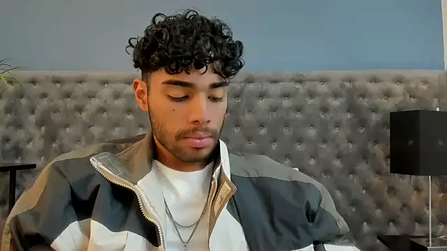 Snapshot of RaphaelDufort chatting on 13, 11, 2025 RaphaelDufort online show from 13, 11, 2025