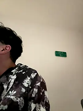 Snapshot of RaphaelDufort chatting on 27, 11, 2025 RaphaelDufort online show from 27, 11, 2025