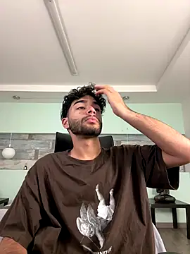 Snapshot of RaphaelDufort chatting on 4, 12, 2025 RaphaelDufort online show from 4, 12, 2025