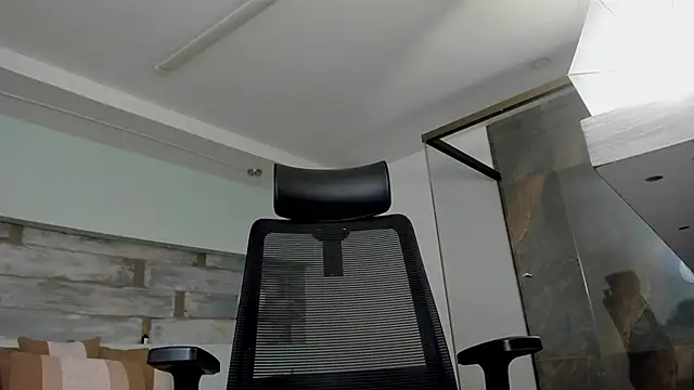 Snapshot of RaphaelDufort chatting on 13, 12, 2025 RaphaelDufort online show from 13, 12, 2025