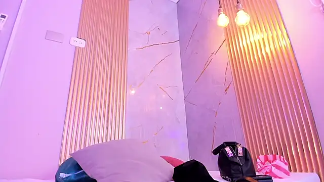 Ivone Rose  online show from 12, 11, 2025