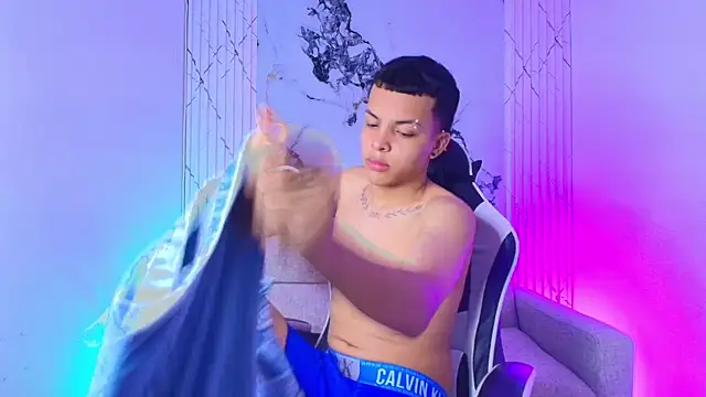 Snapshot of ThiagoCollin chatting on 10, 9, 2025 ThiagoCollin online show from 10, 9, 2025