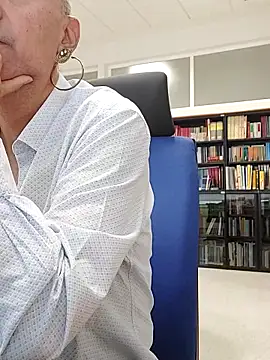 Emily de Carla online show from 7, 10, 2025