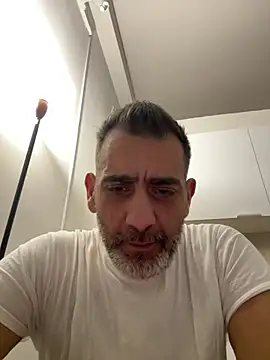 Snapshot of Skizzo6980 chatting on 15, 2, 2026 Skizzo6980 online show from 15, 2, 2026